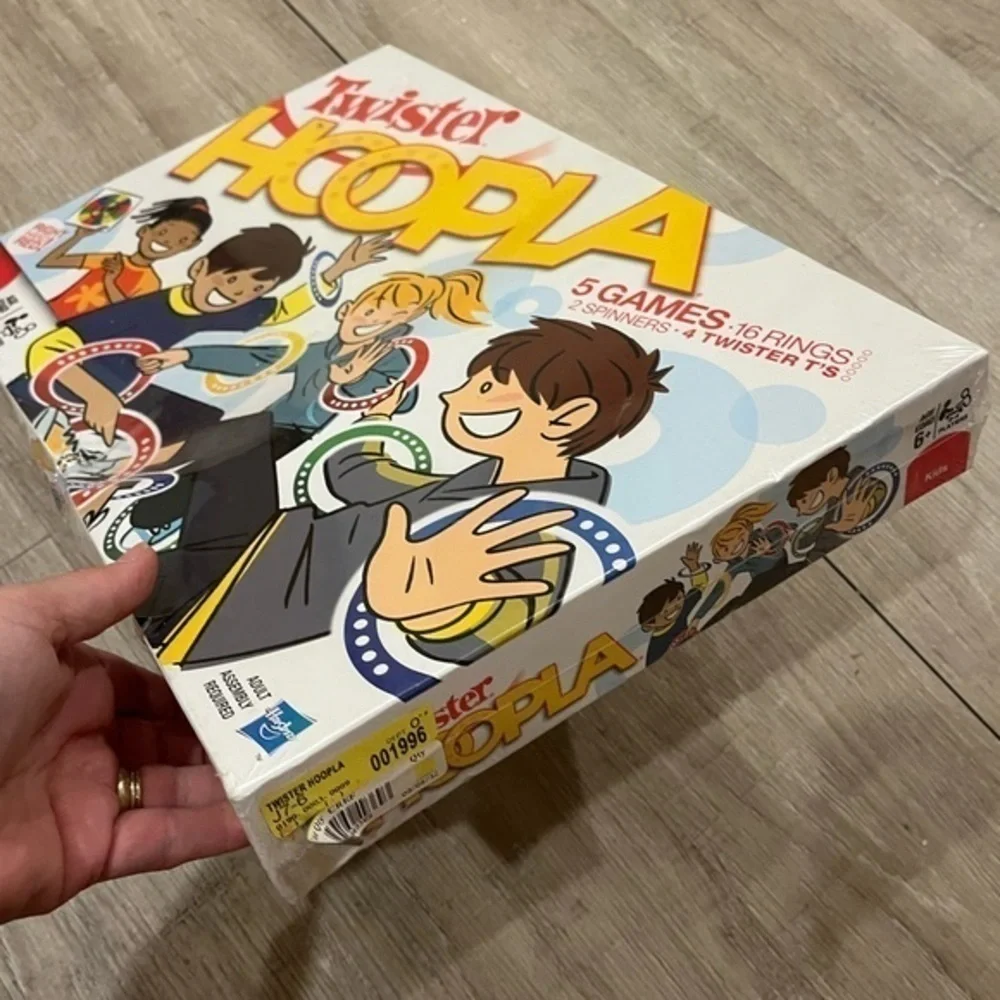 New Twister Hoopla Kids 2009 Game Sealed Box
